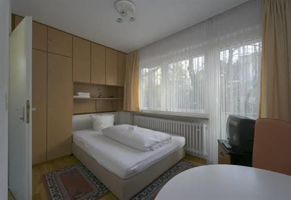 International Boarding House Aparthotel 2*